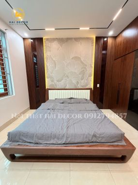 Decor phòng ngủ bằng chất liệu gỗ Plywood óc chó