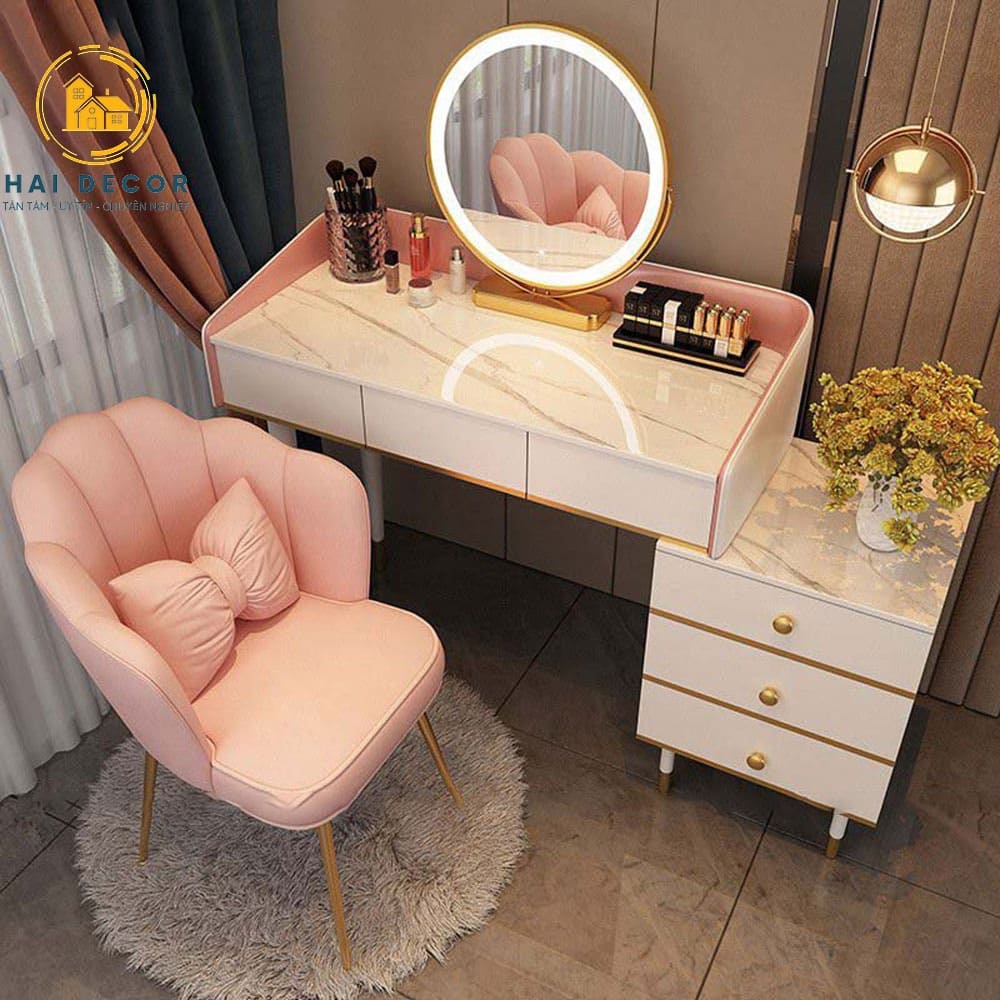 Bàn trang điểm có gương đèn LED