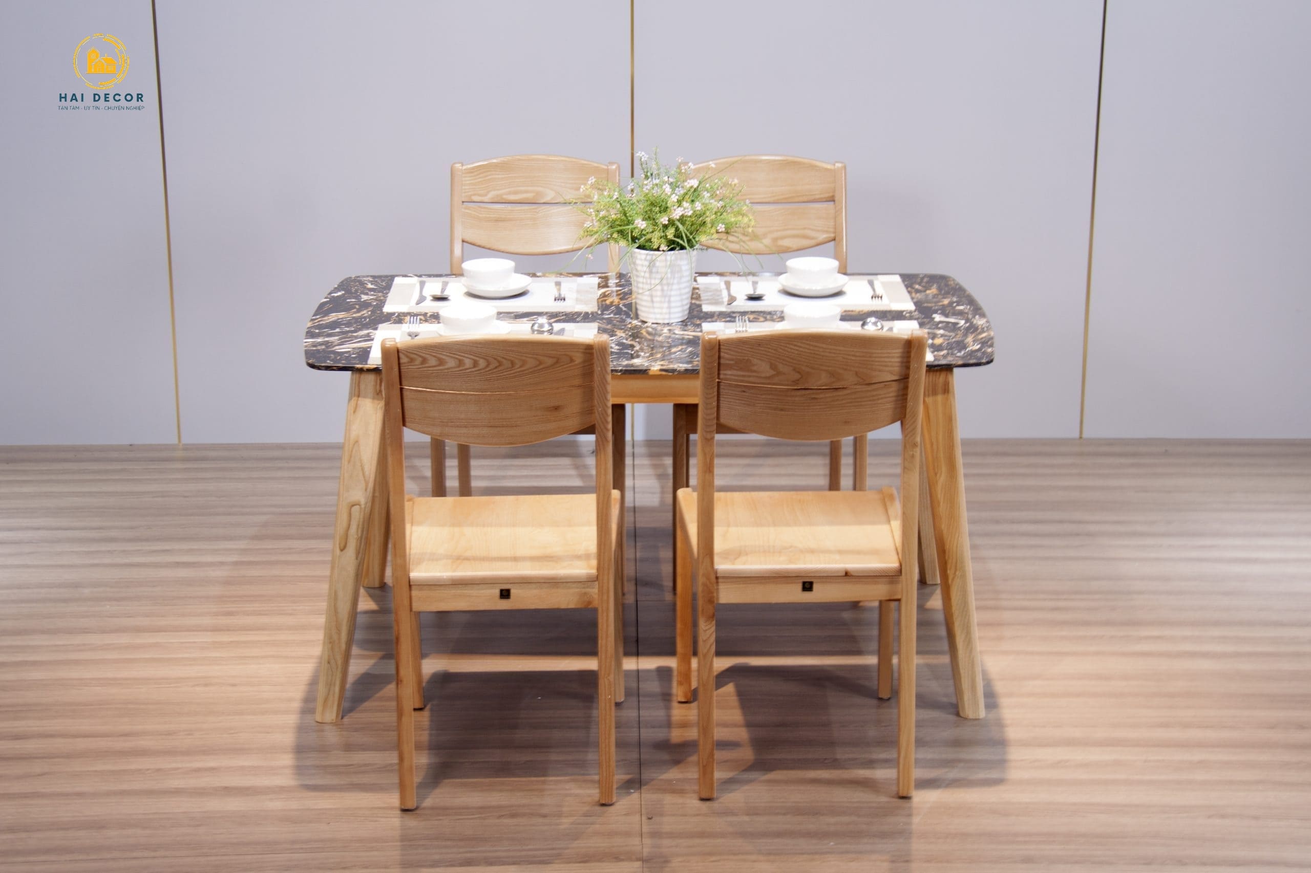 Bộ bàn ăn gỗ công nghiệp